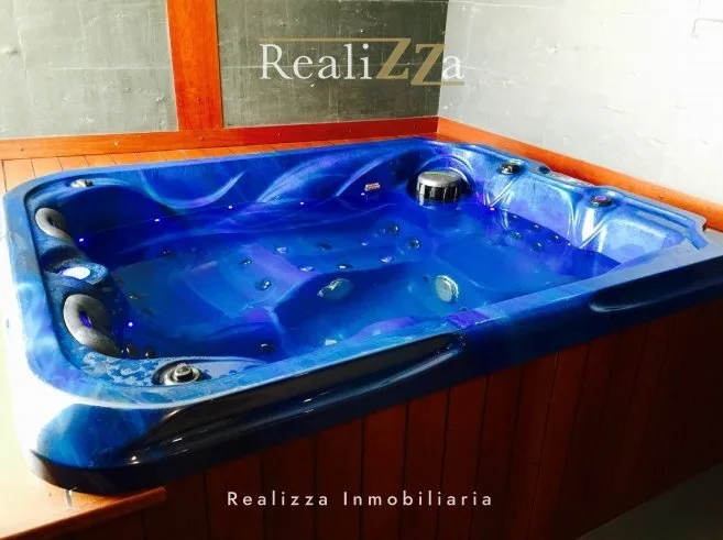 Chalet en tres plantas con piscina interior 30