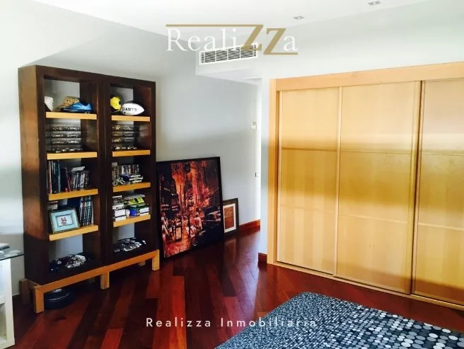 Chalet en tres plantas con piscina interior 39