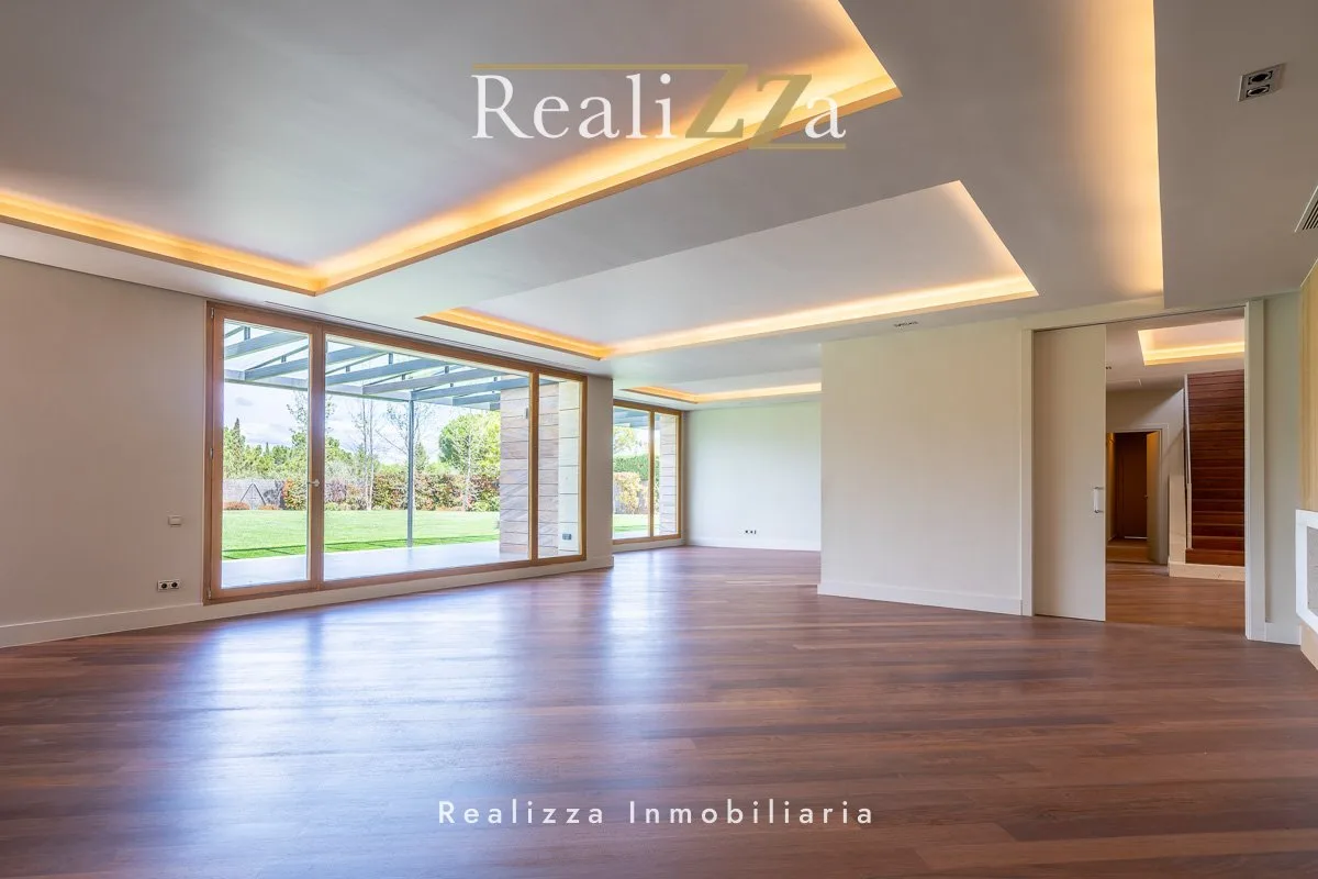 Chalet independiente con 2 plantas 3