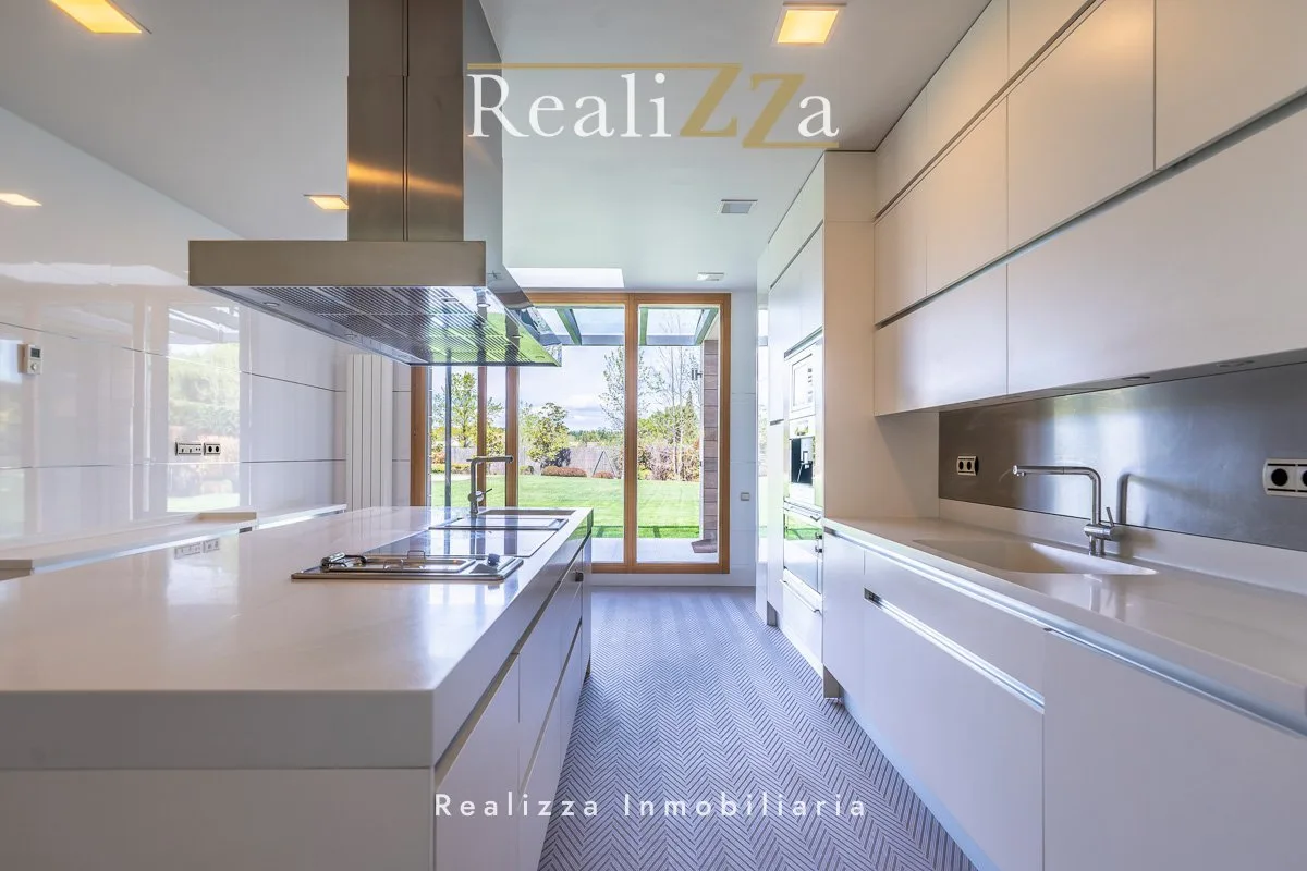 Chalet independiente con 2 plantas 11