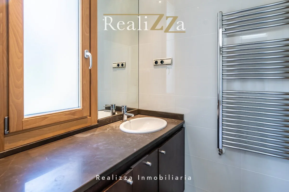 Chalet independiente con 2 plantas 13