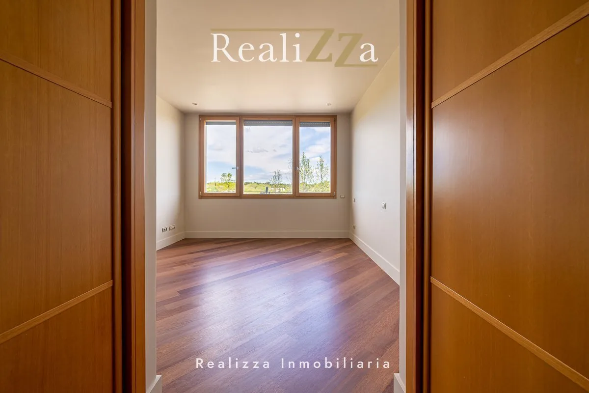 Chalet independiente con 2 plantas 25