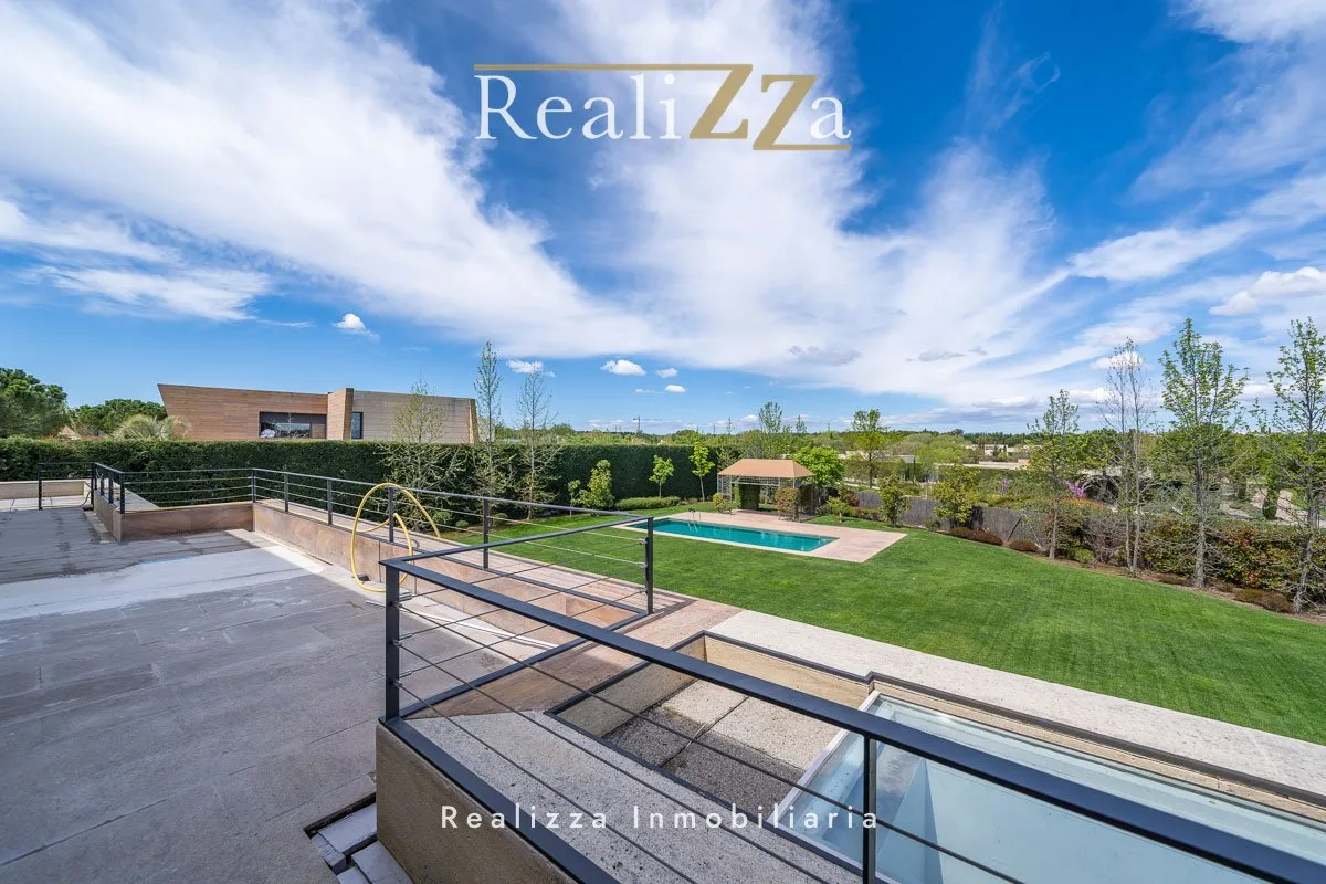 Chalet independiente con 2 plantas 27