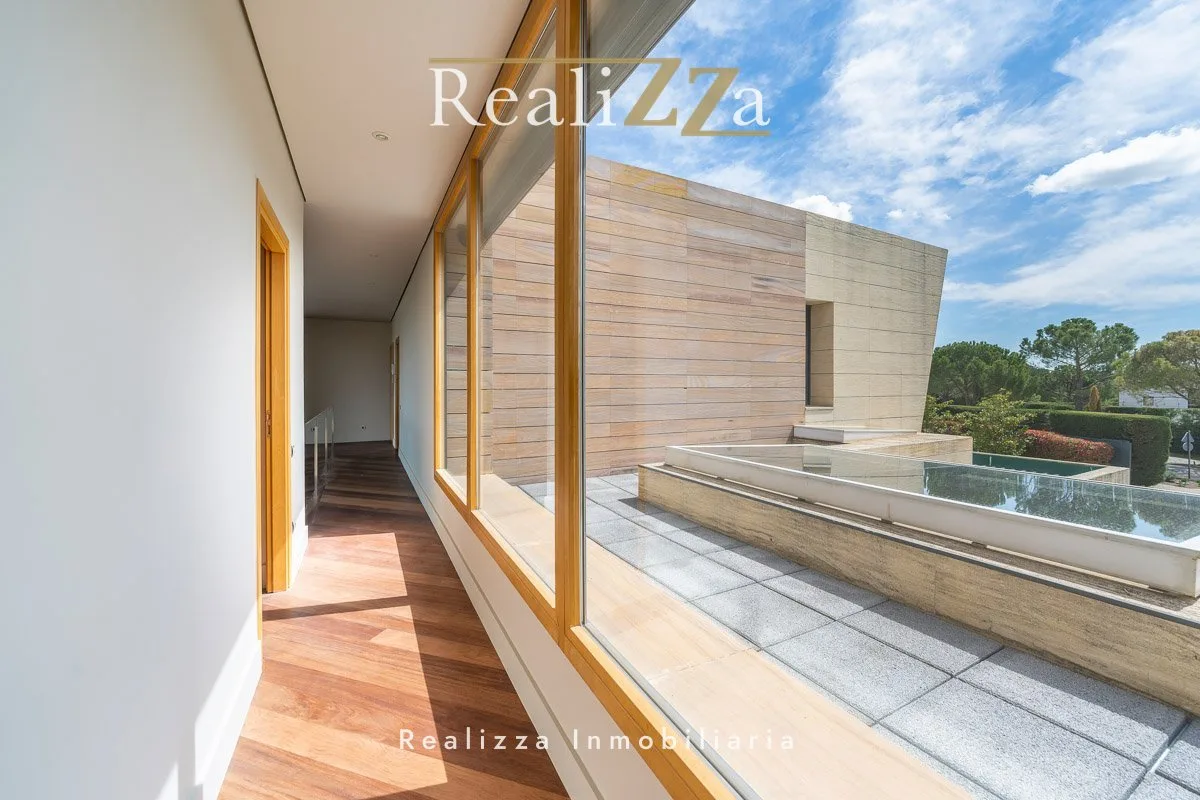 Chalet independiente con 2 plantas 28