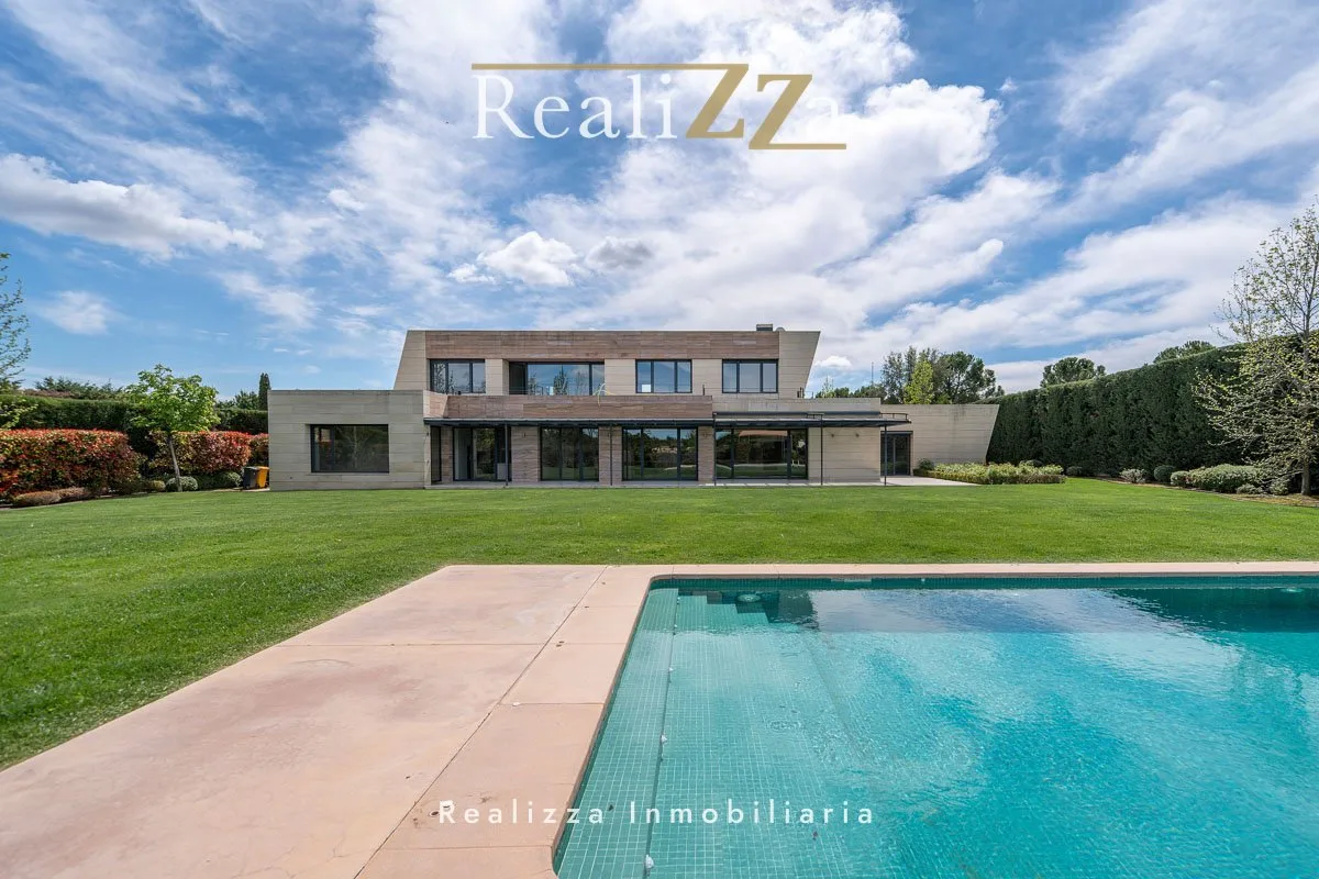 Chalet independiente con 2 plantas 34