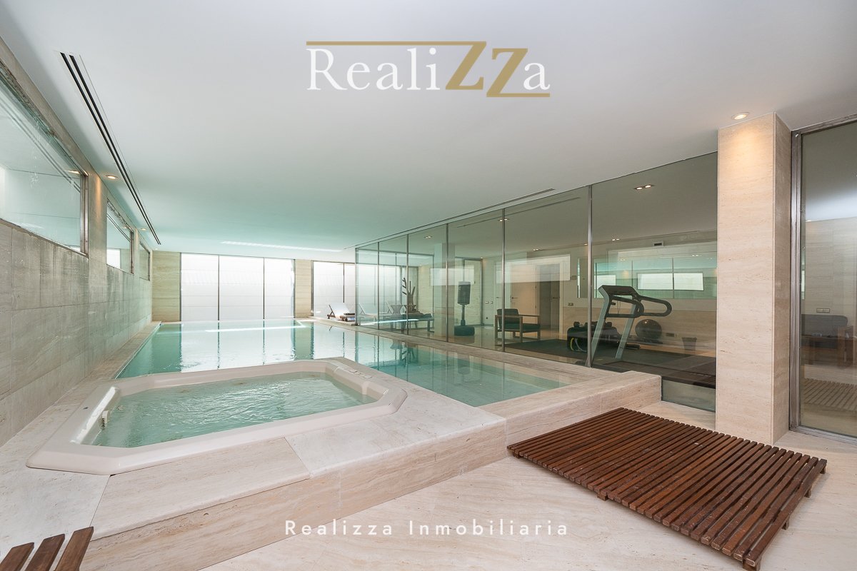 Chalet personalizado con piscina interior