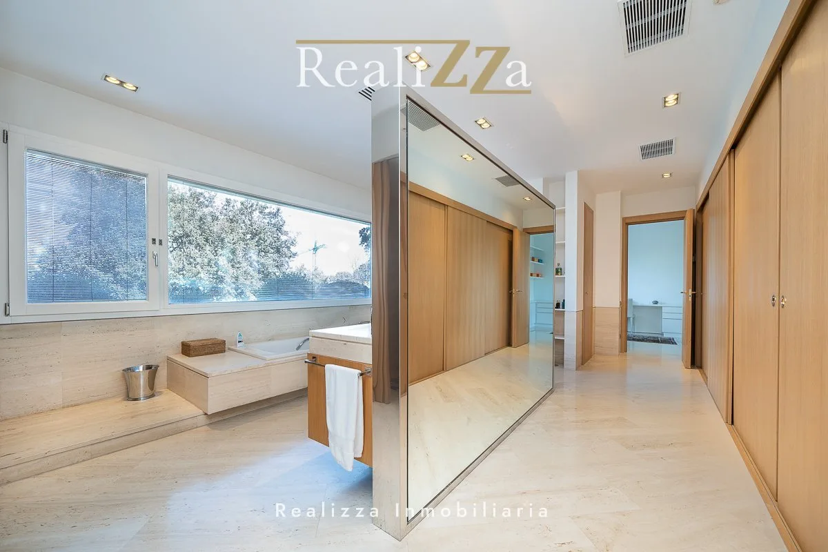 Chalet personalizado con piscina interior 8