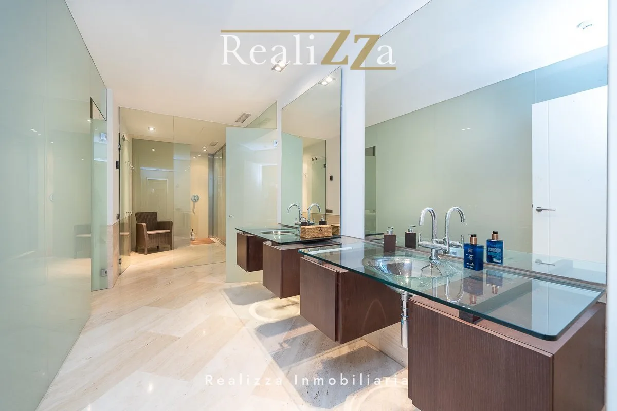 Chalet personalizado con piscina interior 15