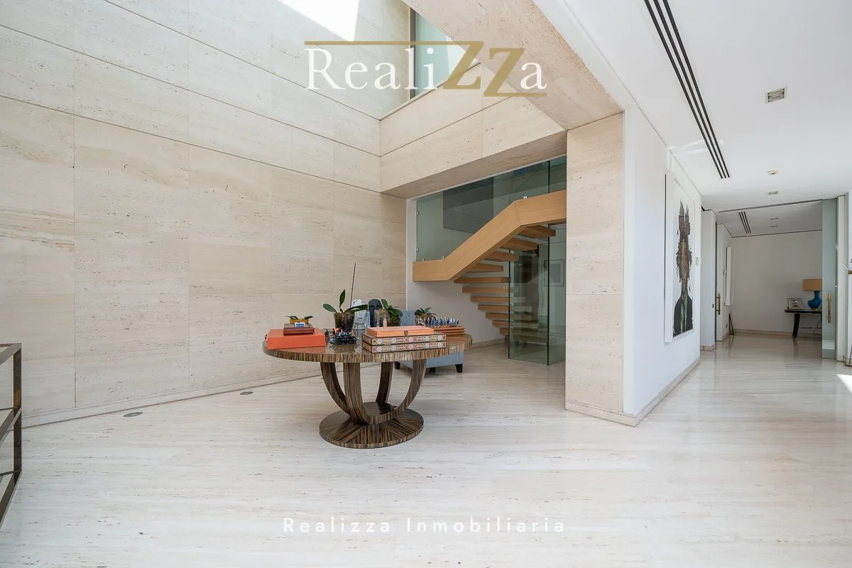 Chalet personalizado con piscina interior 22