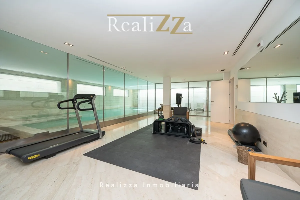 Chalet personalizado con piscina interior 41