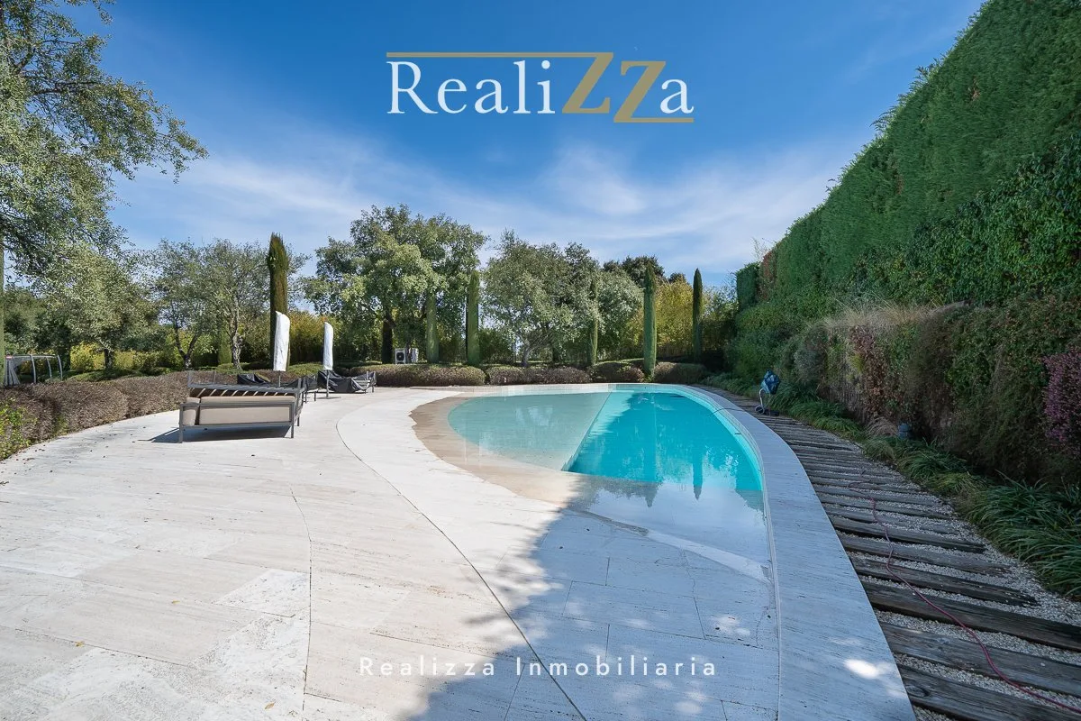 Chalet personalizado con piscina interior 78