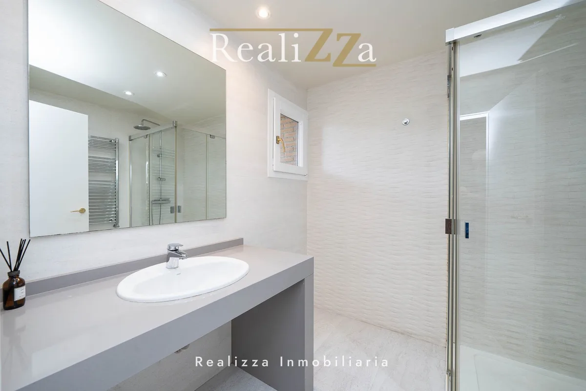 Atico con piscina en alquiler 8