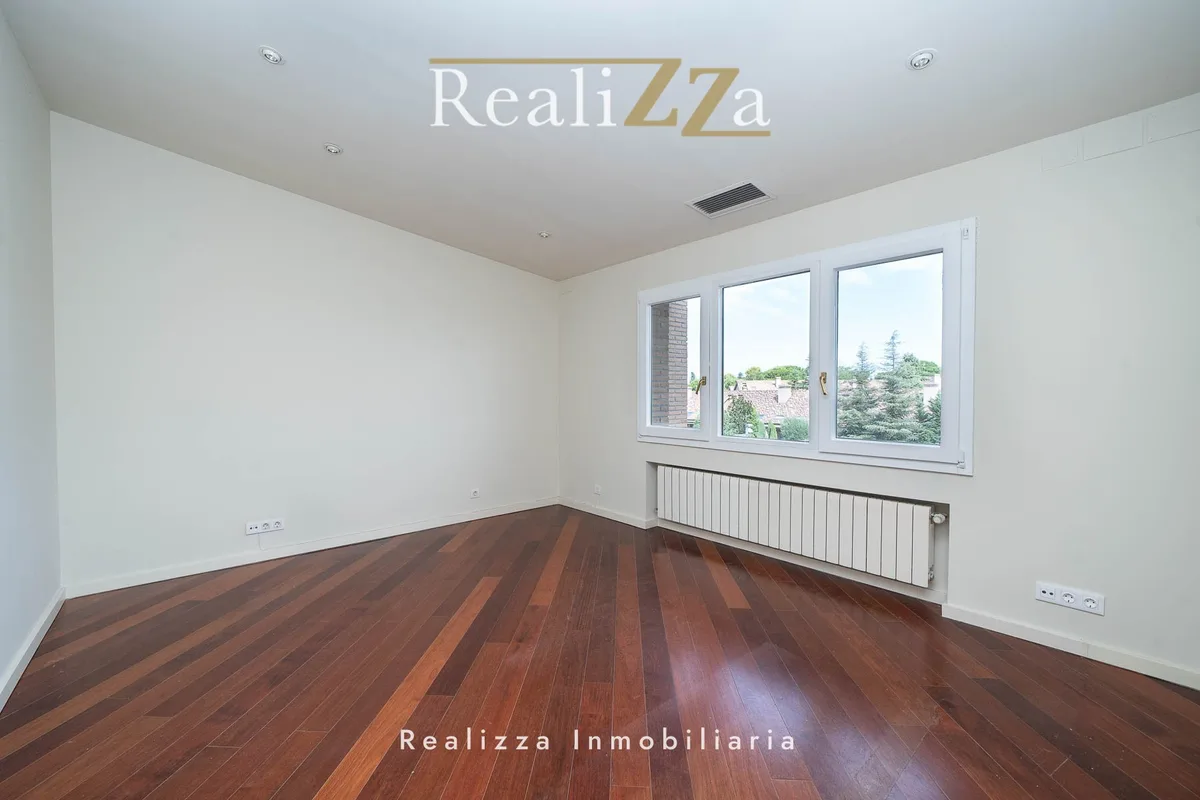 Atico con piscina en alquiler 23