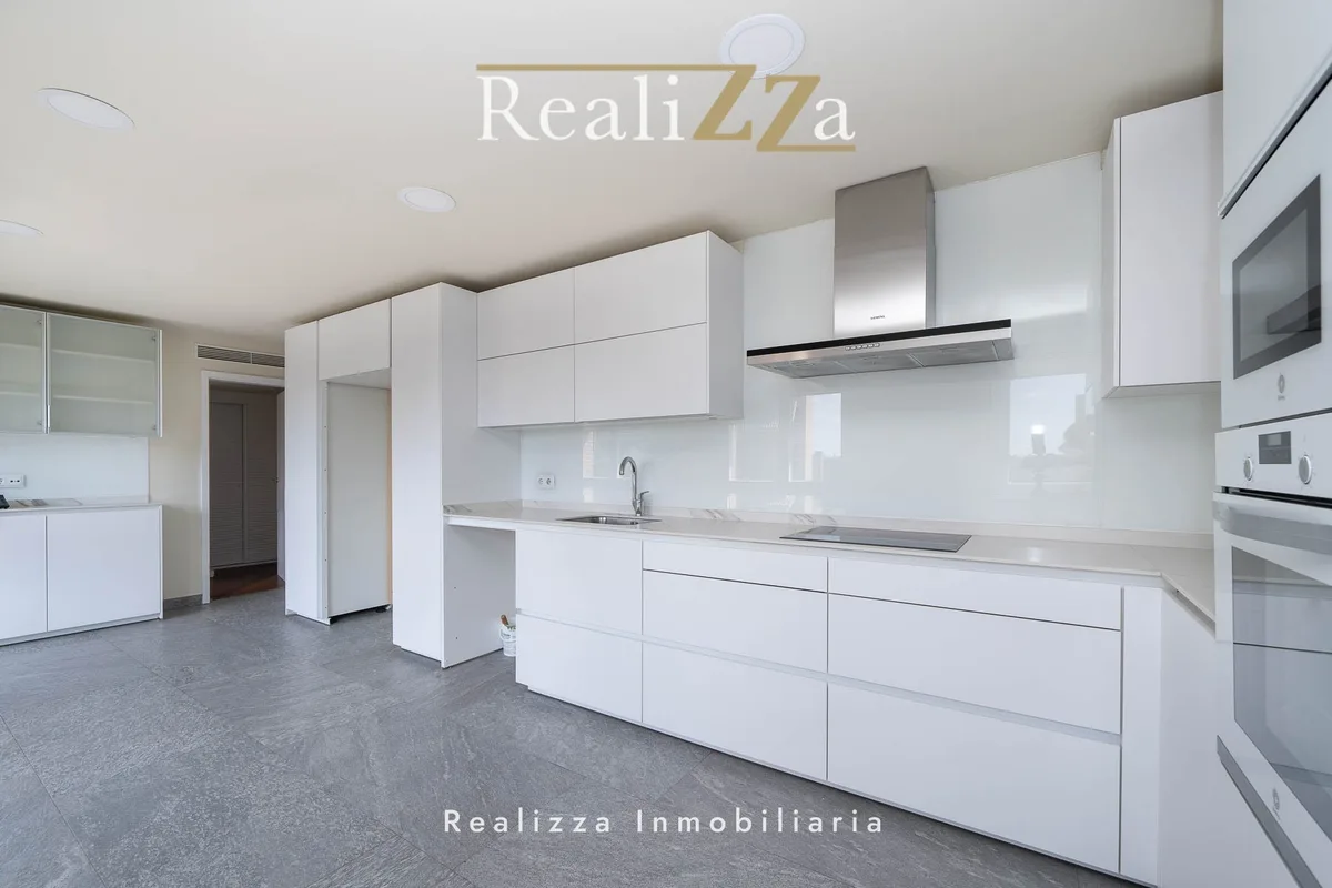 Atico con piscina en alquiler 27