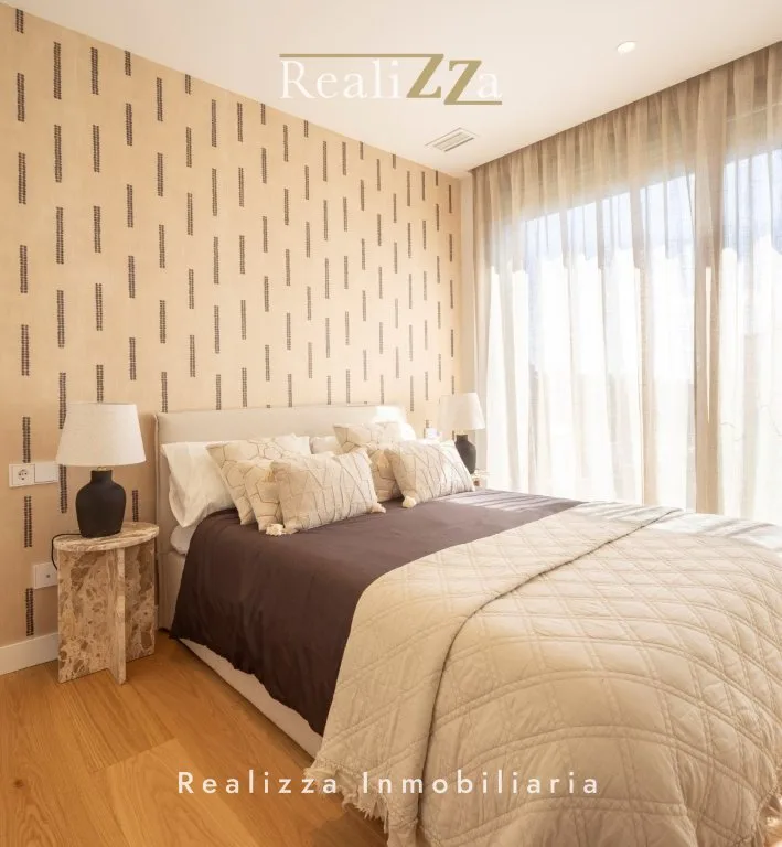 Chalet pareado de obra nueva en Diplomáticos 22