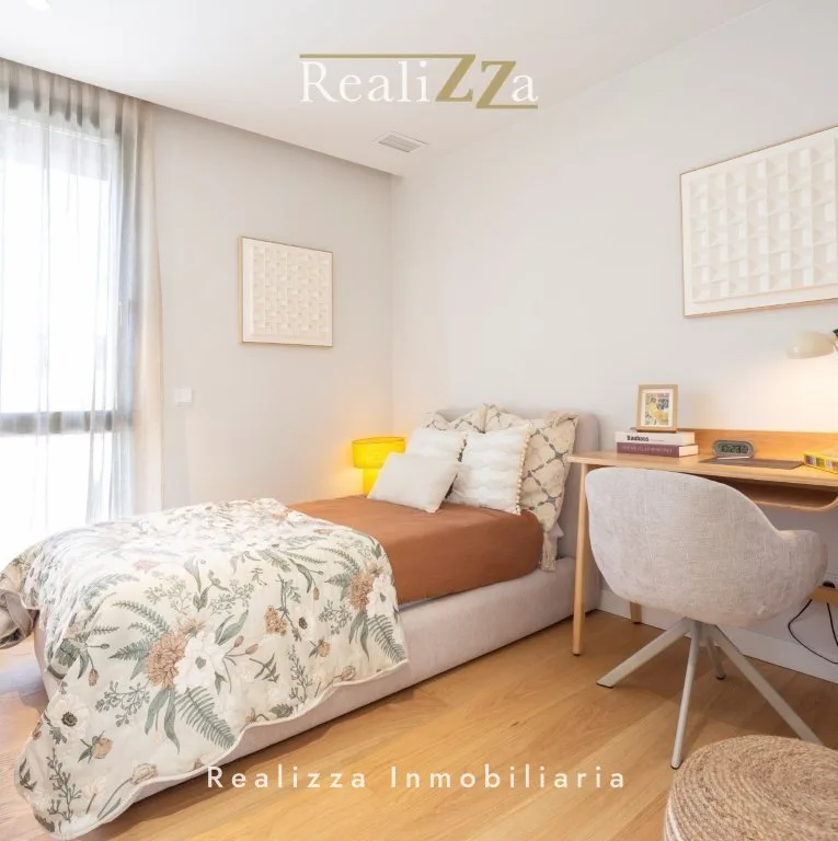 Chalet pareado de obra nueva en Diplomáticos 24