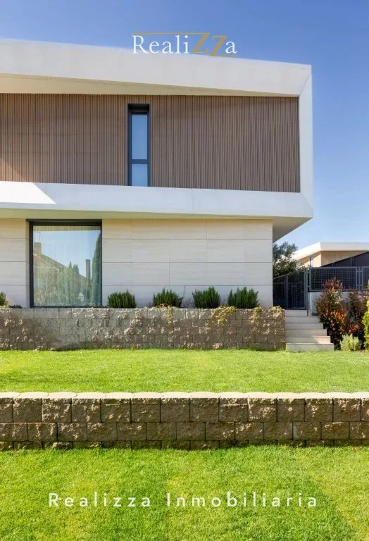 Chalet pareado de obra nueva en Diplomáticos 29