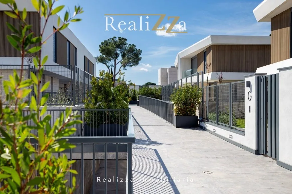 Chalet pareado de obra nueva en Diplomáticos 30