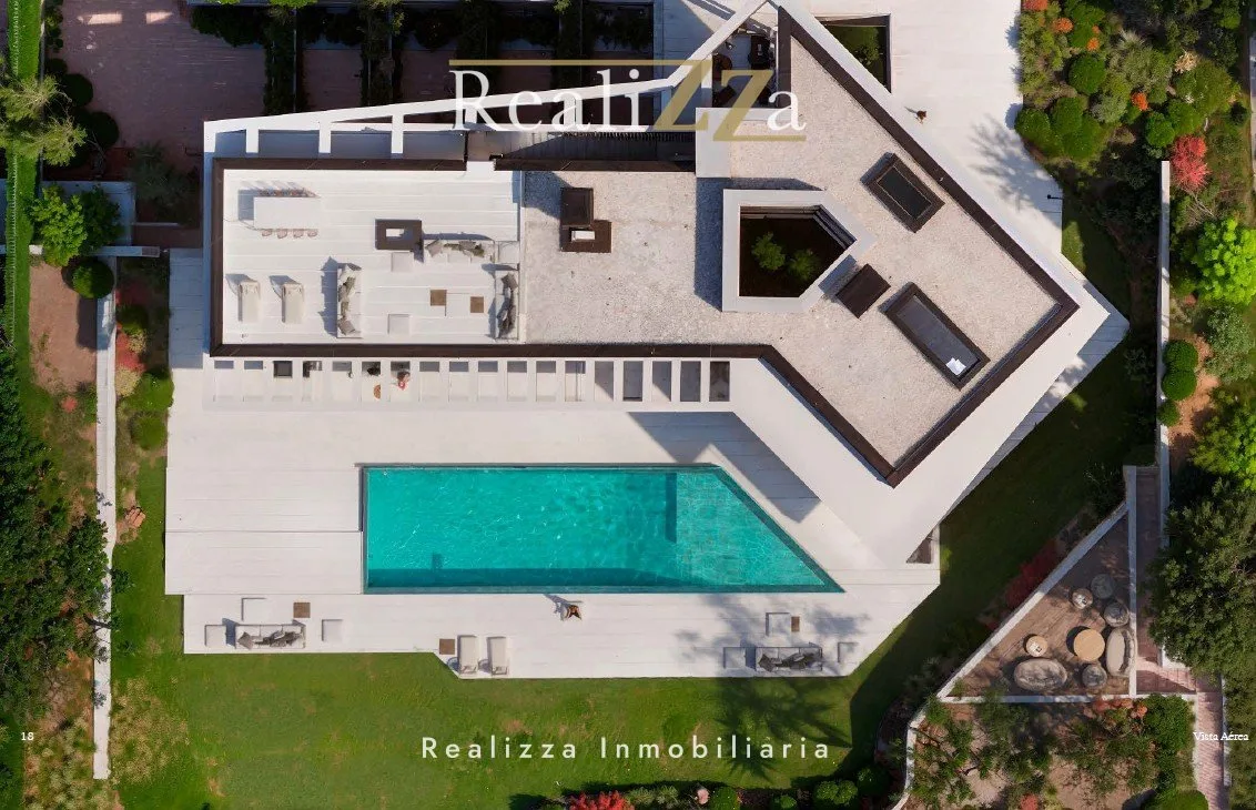 Chalet de nueva construccion en La Finca 12