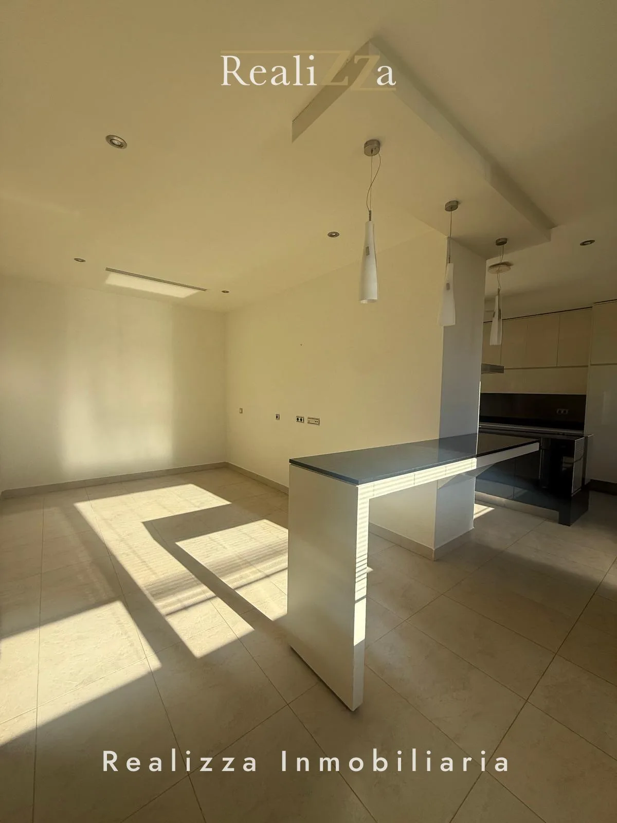 Chalet en esquina junto a lago 13
