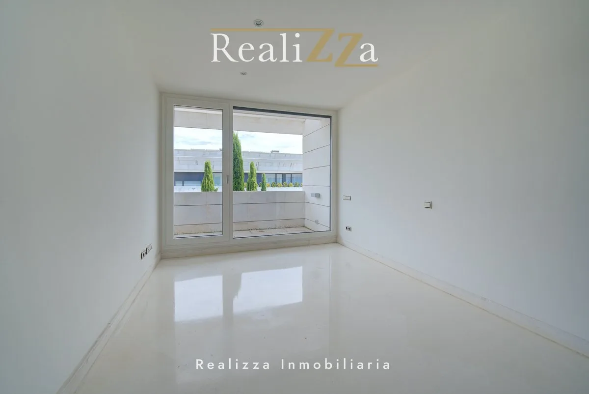 Adosado de primera linea 12