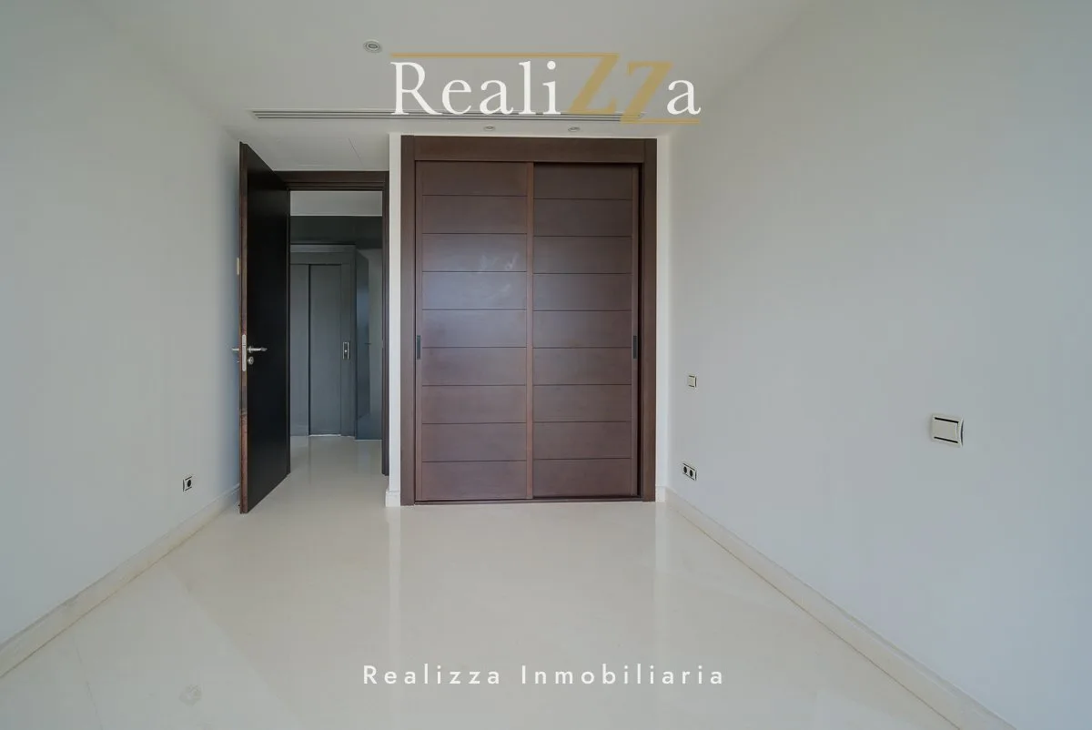 Adosado de primera linea 16