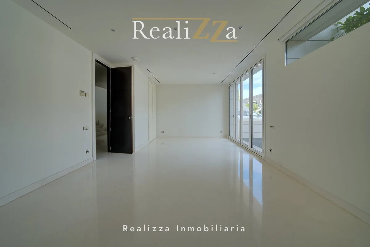 Adosado de primera linea 44