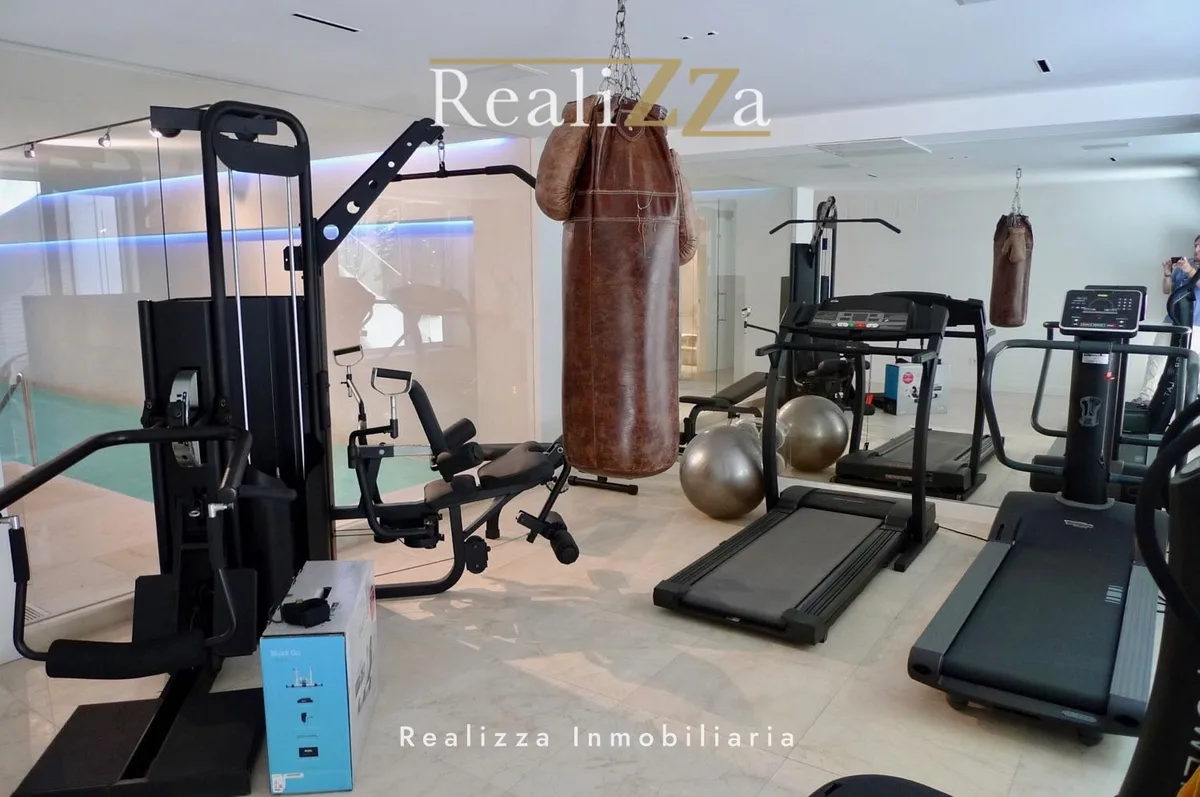 Chalet independiente reformado en Blanca Paloma 28