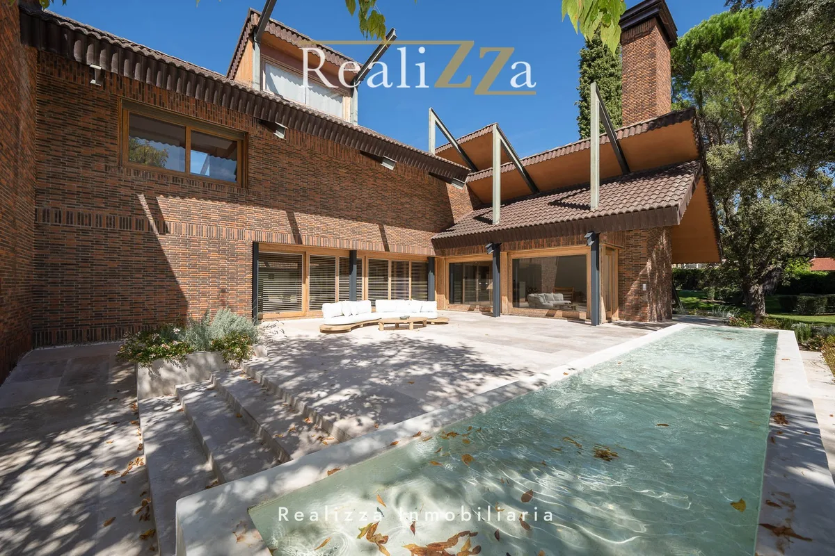 Chalet de diseño en Prado Largo 30