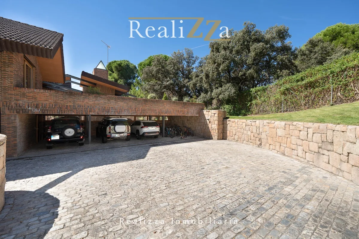 Chalet de diseño en Prado Largo 38
