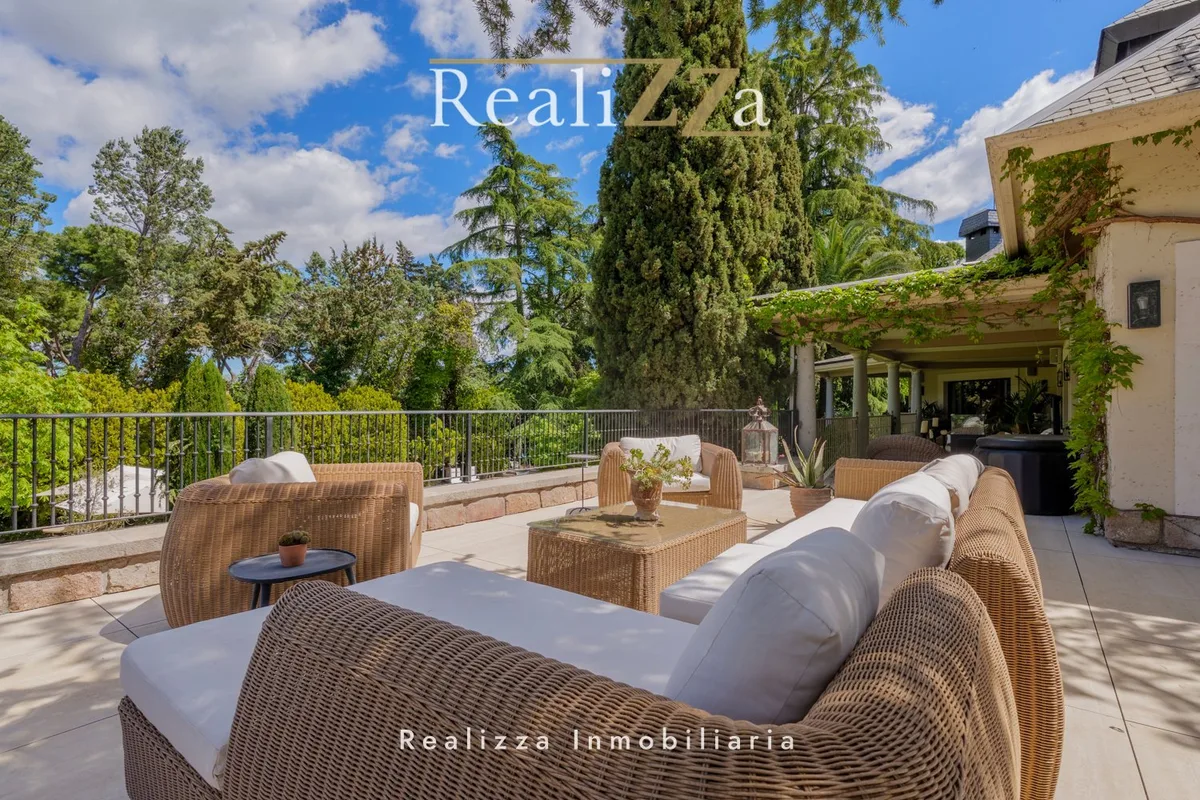 Chalet independiente en Somosaguas 23