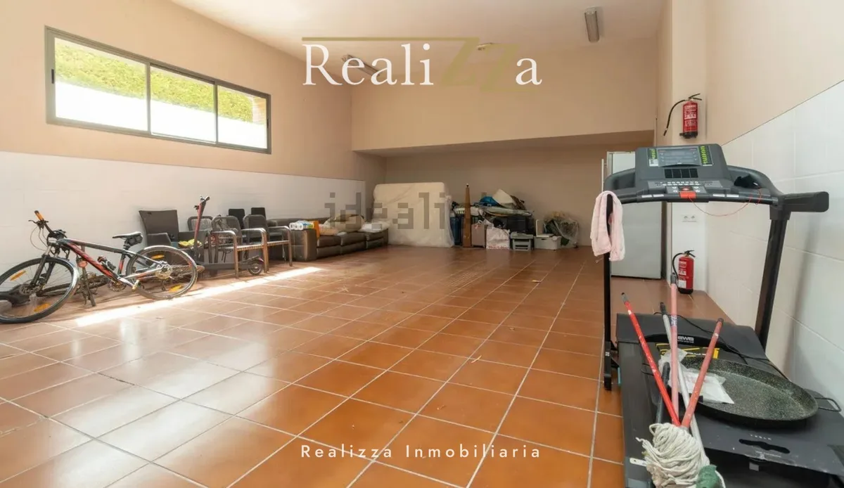 Chalet independiente de esquina 15