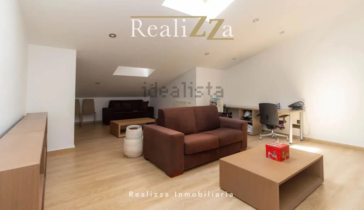 Chalet independiente de esquina 13