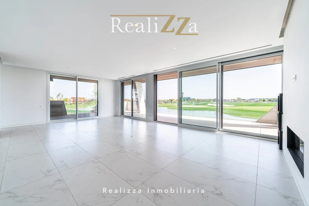 Piso de 1ª planta en con vistas a La Finca Golf 19