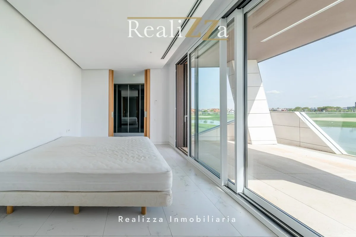Piso de 1ª planta en con vistas a La Finca Golf 26