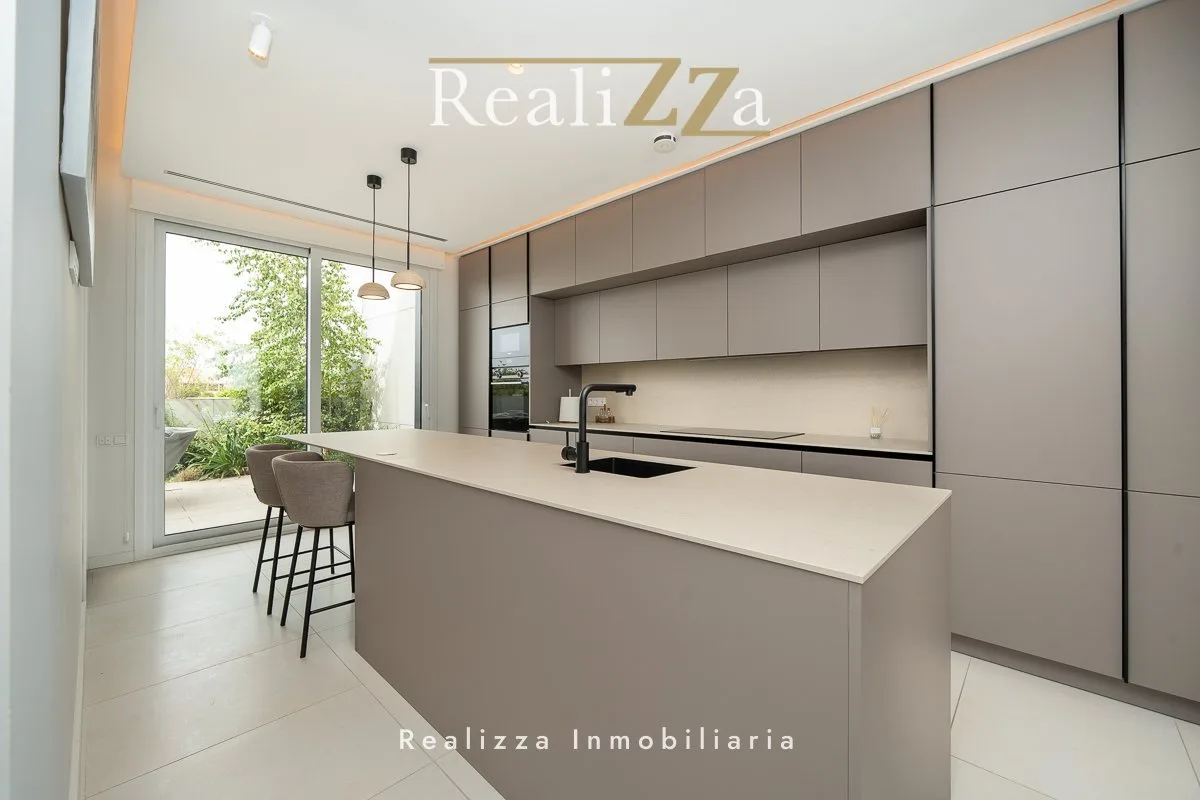 Atico triplex amueblado con piscina 10