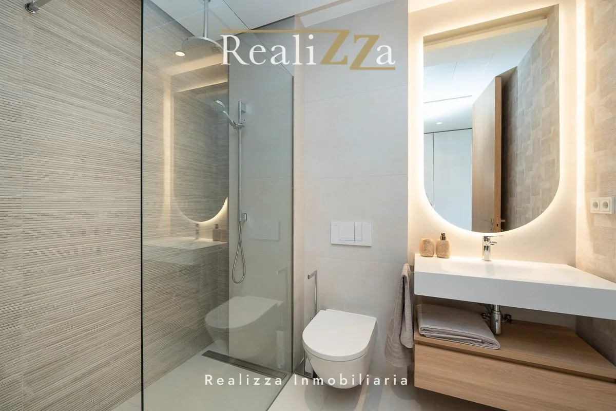 Atico triplex amueblado con piscina 23