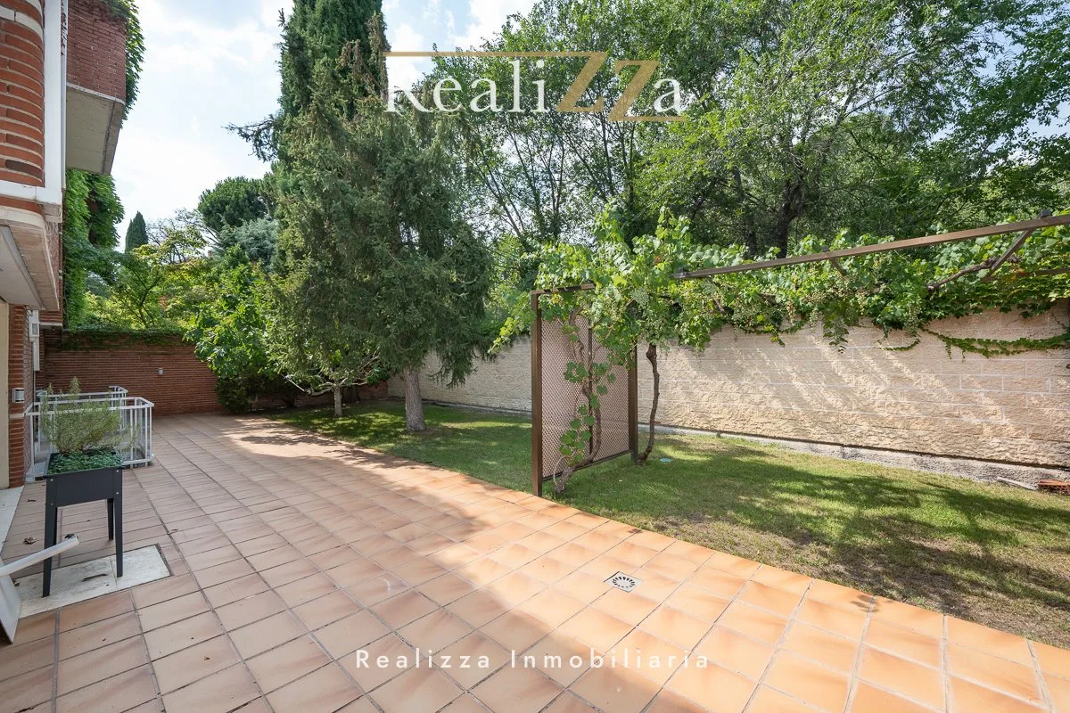 Chalet adosado en colonia Diplomáticos 11