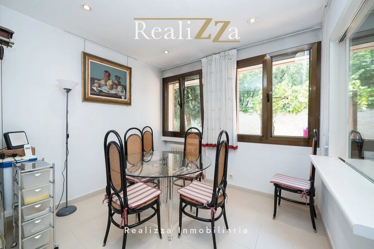 Chalet adosado en colonia Diplomáticos 18