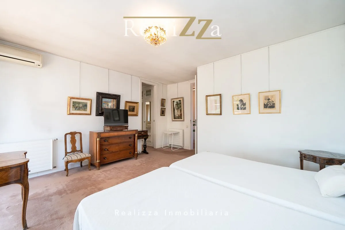 Chalet adosado en colonia Diplomáticos 25