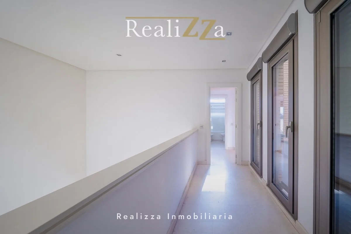 Adosado junto a zonas comunes 10