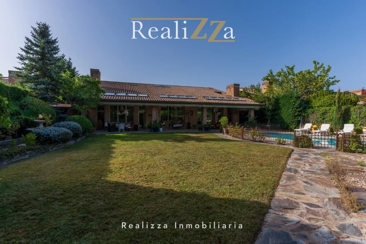 Chalet independiente en Paseo del Rio 7
