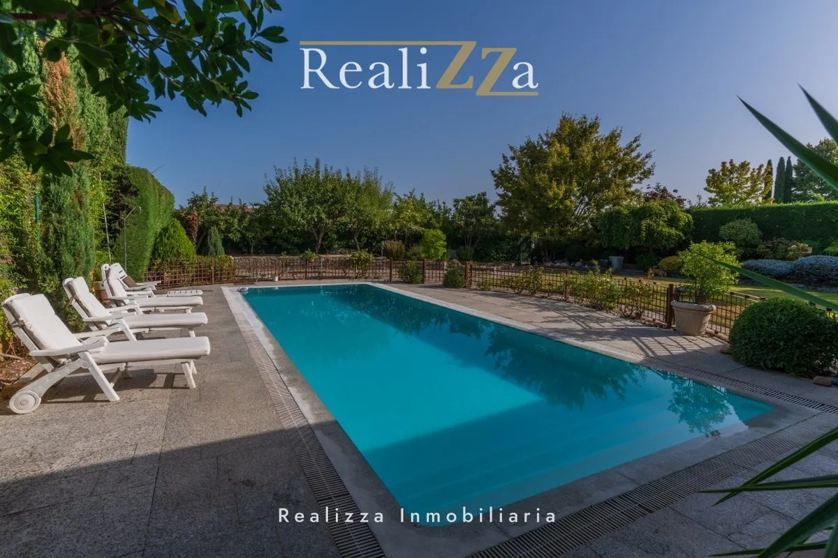 Chalet independiente en Paseo del Rio 12