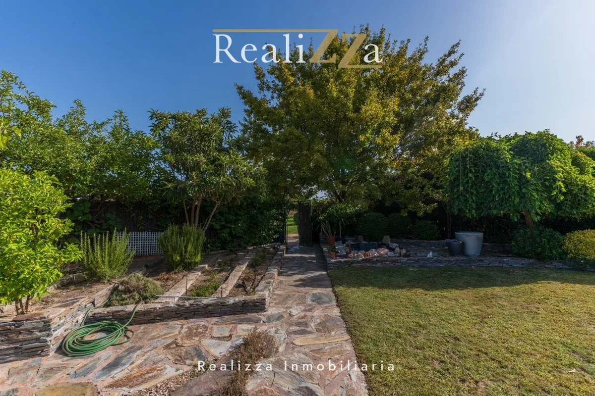 Chalet independiente en Paseo del Rio 25
